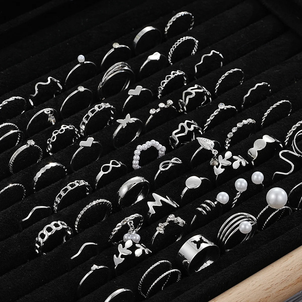 Women’s Pearl Heart Ring